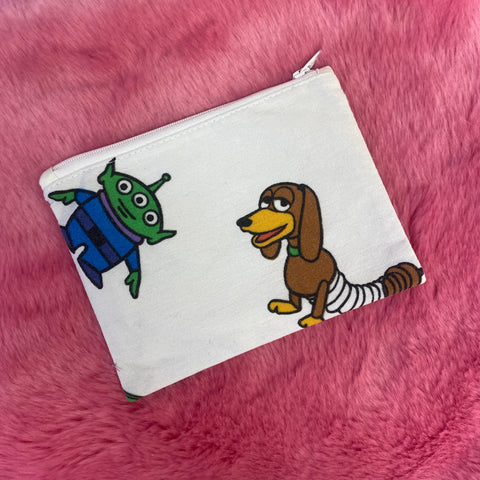 Zipper purse made from duvet covers