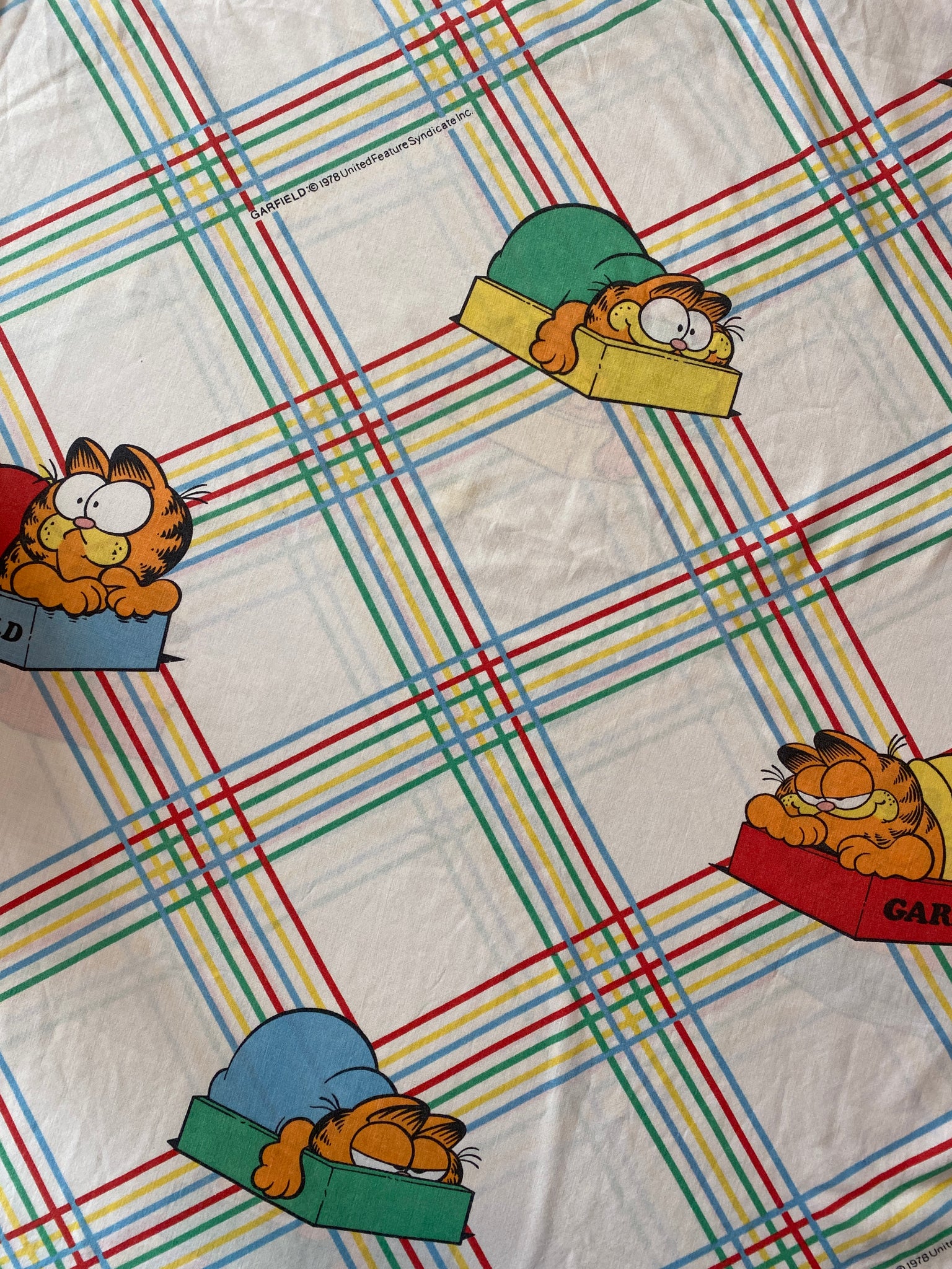 CHOOSE YOUR SIZE - Cropped Shirt
